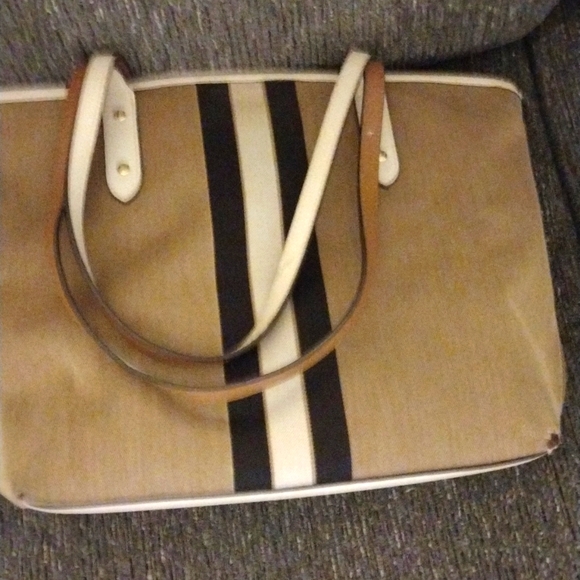 ๐ฅฐ๐ COACH City Carriage Tote Purse - Picture 7 of 10